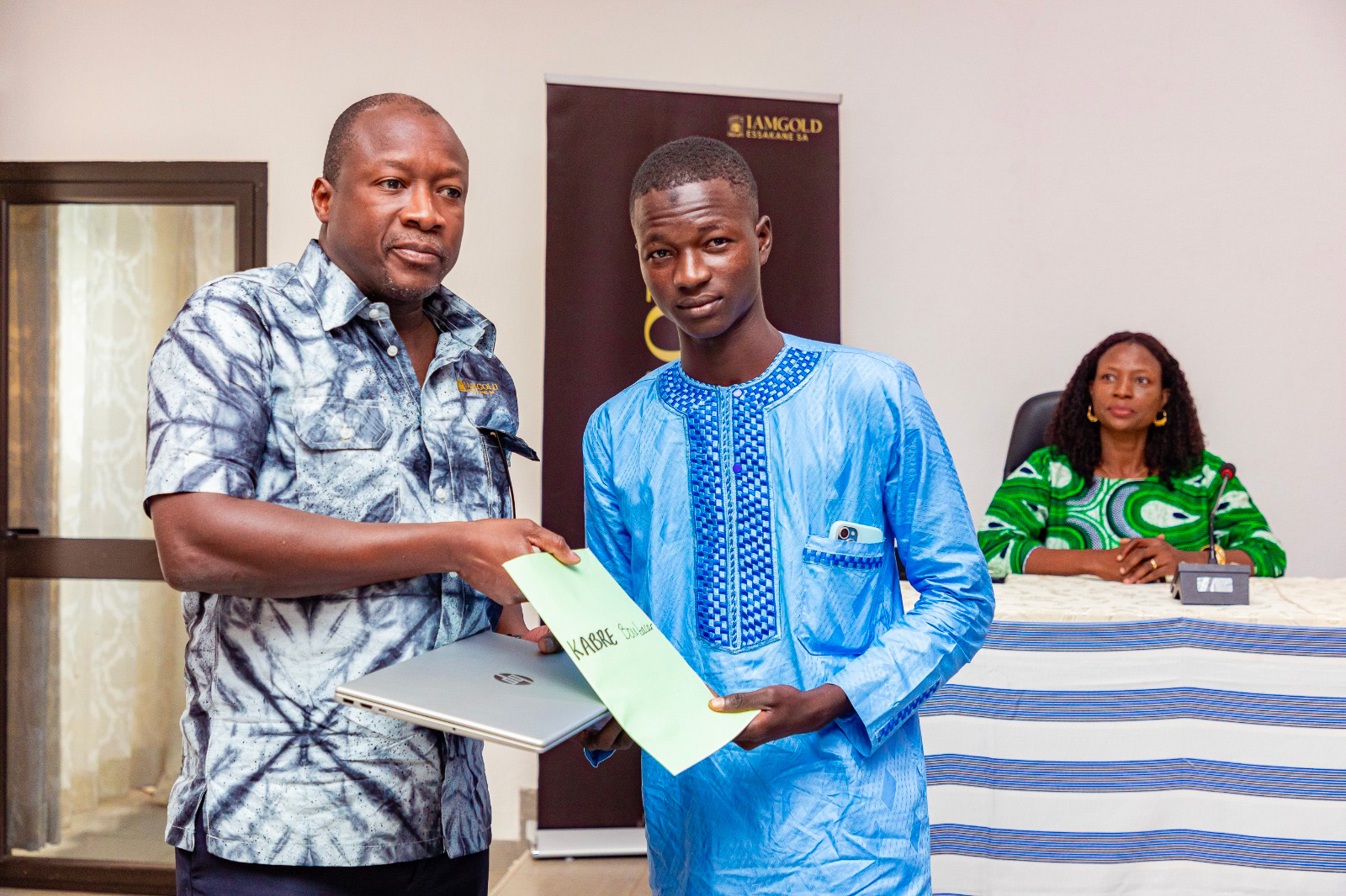 IAMGOLD Essakane SA offre 10 bourses d’études Excellence aux enfants des travailleurs 